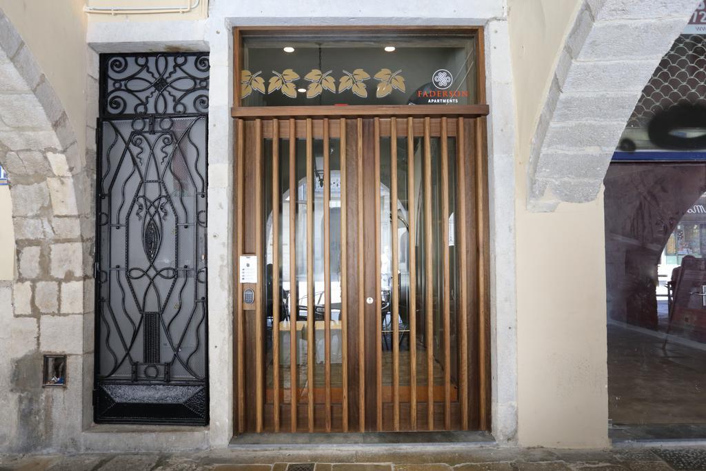 Apartaments Plaça Del Vi Girona Exterior foto